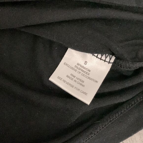 ROMEO+Juliet couture sequined heart bolt design black tshirt women’s sz small - Picture 5 of 10